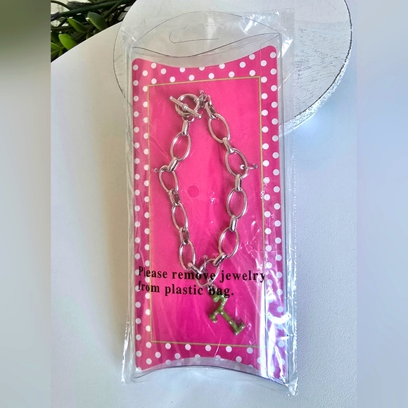 ⭐️ T, Silver Toned Oval Link Toggle Clasp Bracelet, Letter "T" Charm, Bracelet - Picture 7 of 7